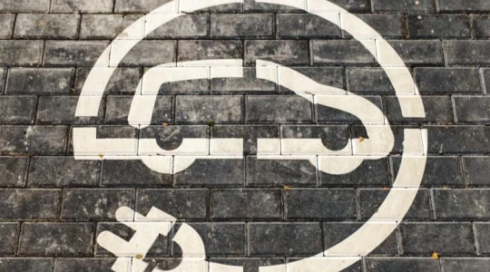 Odroczenie rewolucji elektrycznej. ACEA wzywają do przeglądu celów emisji CO2