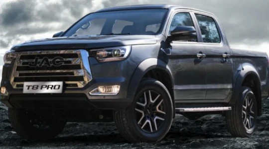 Kosztuje mniej niż wielu rywali. Ten pick-up 4x4 oferuje 900 kg ładowności